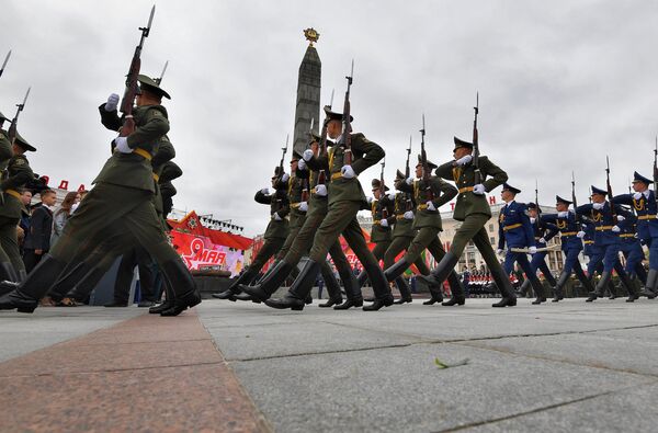 На площади Победы в Минске прошли официальные торжества по случаю 74-й годовщины победы в ВОВ - Sputnik Беларусь