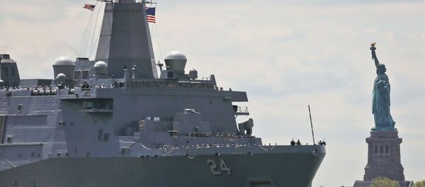 Arlington является десантным транспортом-доком типа Сан-Антонио  - Sputnik Беларусь