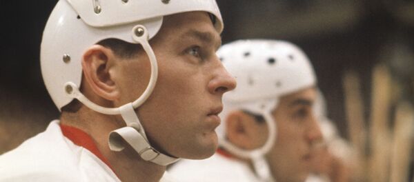 Нападающий сборной команды СССР по хоккею Анатолий Ионов - Sputnik Беларусь