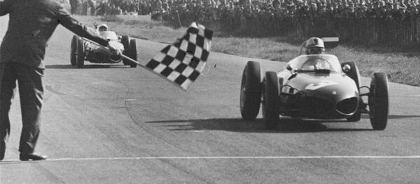 Финиш на трассе Заандворт в 1961 году, архивное фото Финиш на трассе Заандворт в 1961 году, архивное фото - Sputnik Беларусь