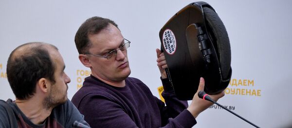 Представитель Белорусского сообщества любителей персонального электротранспорта Экола Валентин Овсейчук с моноколесом - Sputnik Беларусь