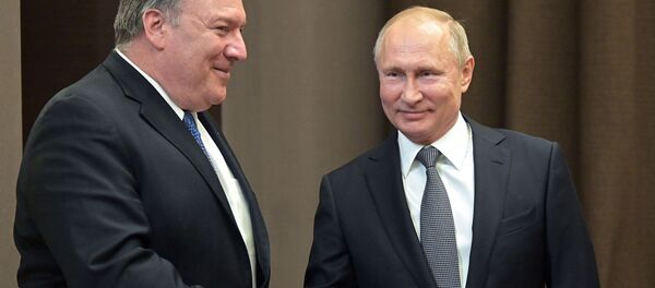 Президент РФ Владимир Путин и госсекретарь США Майк Помпео (слева) - Sputnik Беларусь