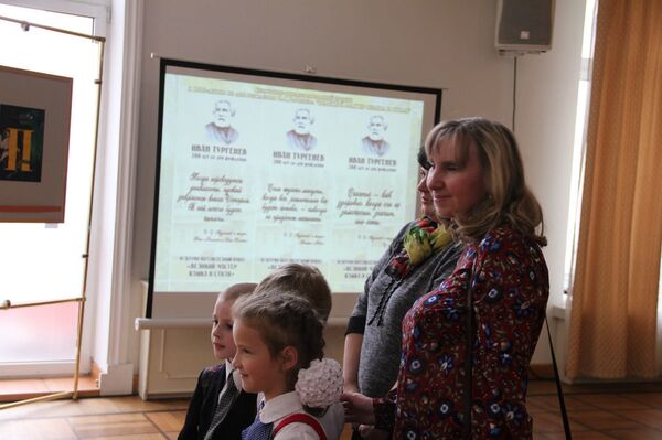 Великий стилист: школьники отметили двухсотлетие Тургенева - Sputnik Беларусь