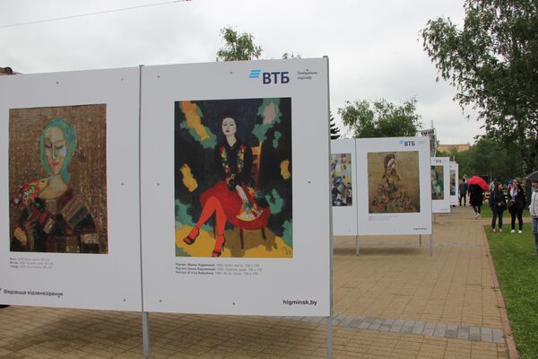У цэнтры Мінска выставілі карціны беларускай мастачкі Зоі Луцэвіч У цэнтры Мінска выставілі карціны беларускай мастачкі Зоі Луцэвіч - Sputnik Беларусь