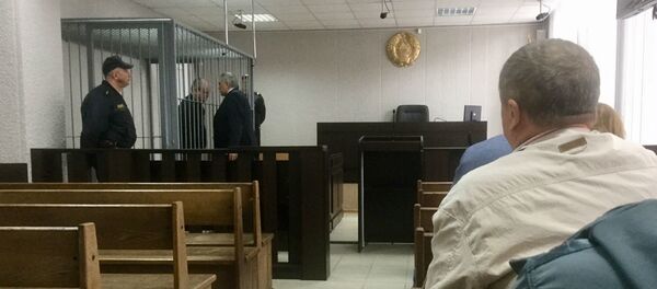 На оглашение приговора Фомину в суд заводского района пришли родственники На оглашение приговора Фомину в суд заводского района пришли родственники - Sputnik Беларусь