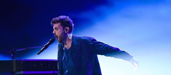 Пераможцам Еўрабачання-2019 стаў галандзец Дункан Лоўрэнс Пераможцам Еўрабачання-2019 стаў галандзец Дункан Лоўрэнс - Sputnik Беларусь