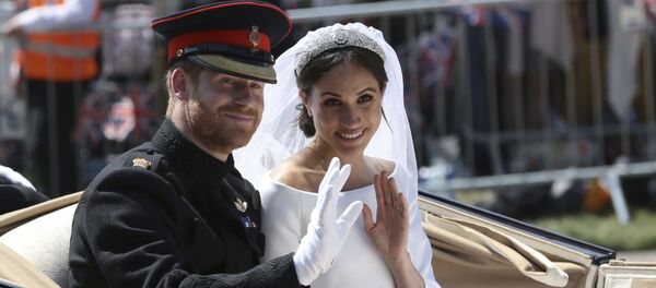 Принц Гарри и Меган Маркл во время свадьбы - Sputnik Беларусь