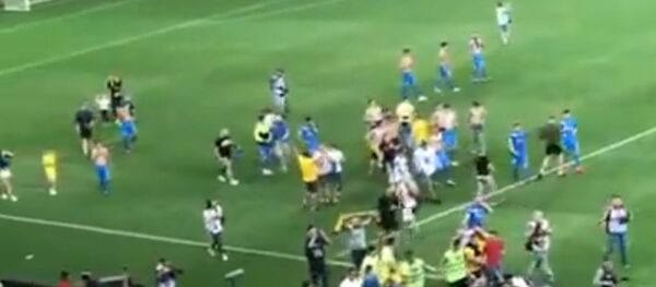 Болельщики Ростова попрощались с Калачевым, покидающим клуб - Sputnik Беларусь