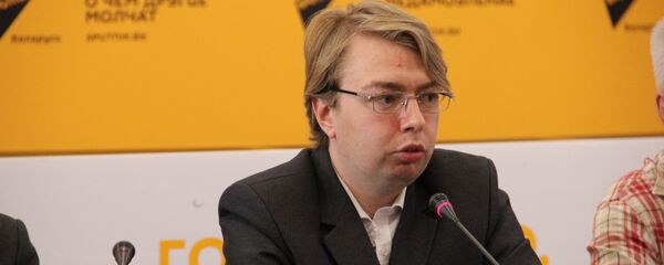Палітолаг Аляксандр Насовіч на круглым стале ў прэс-цэнтры Sputnik - Sputnik Беларусь