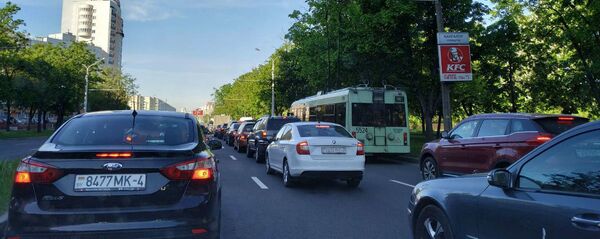 Пробка на площади Бангалор в Минске Пробка на площади Бангалор в Минске - Sputnik Беларусь