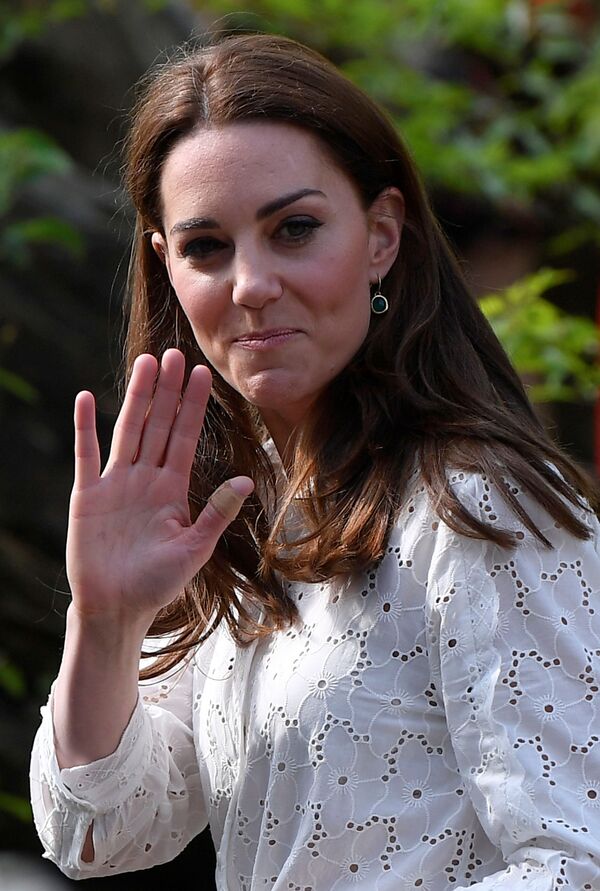 Постоянный пластырь Кейт Миддлтон смутил поклонников - Sputnik Беларусь