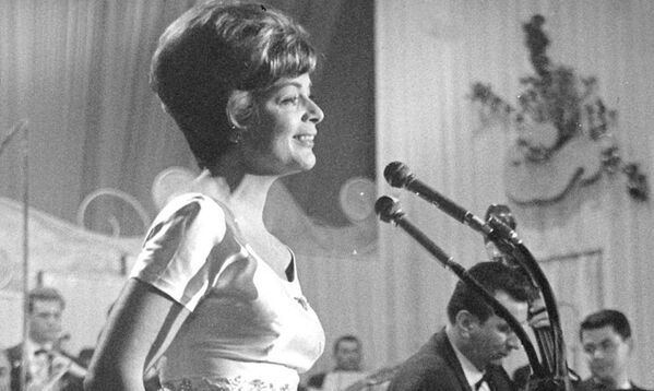 Швейцарская певица, победительница первого конкурса песни Евровидение, состоявшегося в 1956 году, Лиз Ассиа. - Sputnik Беларусь