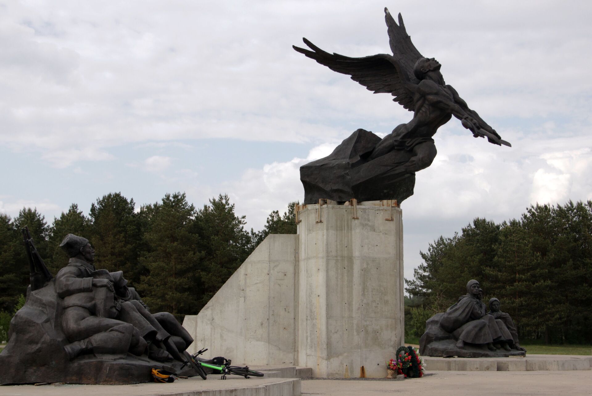 Мемориал памяти жертв Первой мировой войны в городе Сморгонь открыли в 2014-м - Sputnik Беларусь, 1920, 30.07.2021