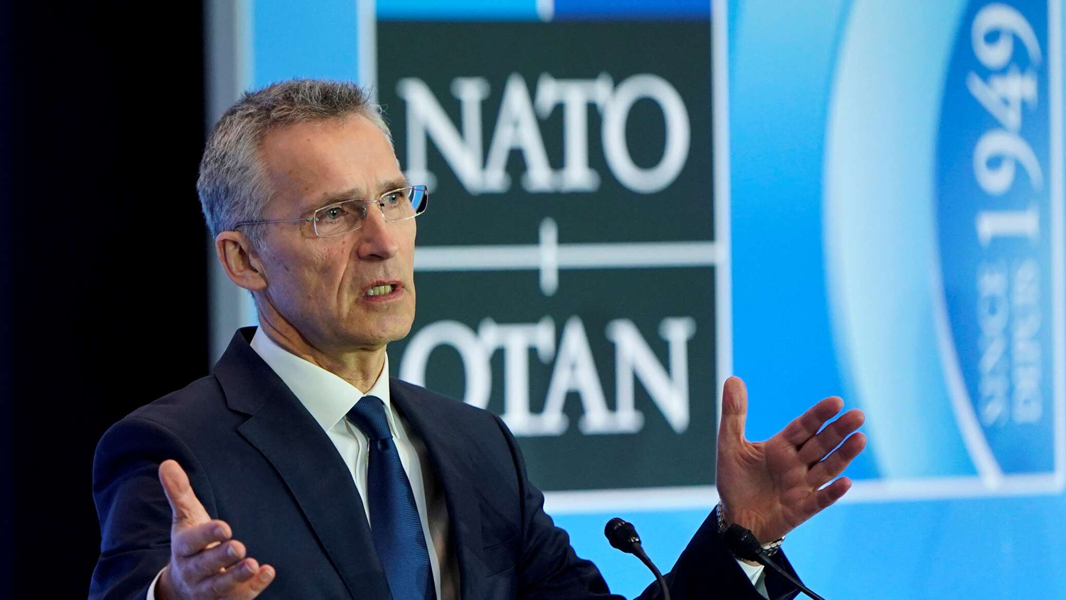 Вызов нато. Секретарь НАТО Йенс Столтенберг. Йенс Столтенберг молодой. Столтенберг разводит руками. Союзники НАТО.
