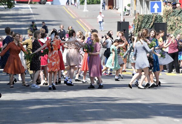 Фотафакт: рэканструкцыя партызанскага параду 1944 года прайшла ў Мінску - Sputnik Беларусь