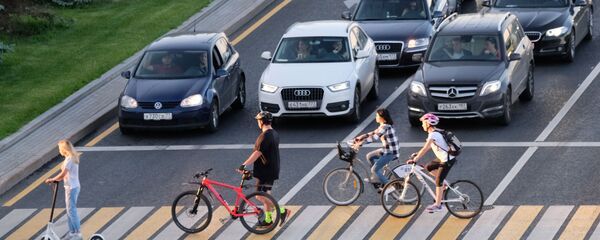 Самокаты недавно появились в Минске и уже соревнуются по популярности с велосипедами - Sputnik Беларусь