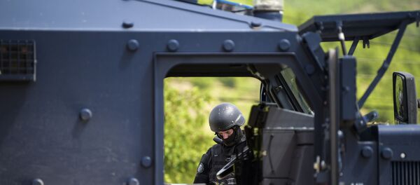 Сербская армия и спецназ МВД приведены в состояние повышенной боевой готовности после инцидентов в северной Митровице Сербская армия и спецназ МВД приведены в состояние повышенной боевой готовности после инцидентов в северной Митровице - Sputnik Беларусь