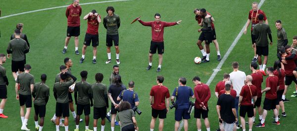 Футболисты Арсенала на тренировке перед финалом Лиги Европы Футболисты Арсенала на тренировке перед финалом Лиги Европы - Sputnik Беларусь
