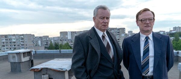 Стелан Скарсгард і Джарэд Харыс у серыяле Чарнобыль Стелан Скарсгард і Джарэд Харыс у серыяле Чарнобыль - Sputnik Беларусь