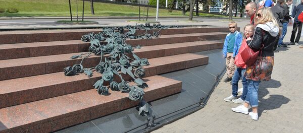 Мемориал в память о погибших на Немиге - Sputnik Беларусь