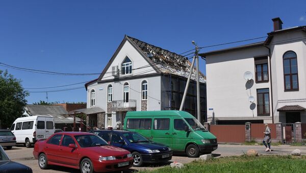 На пострадавшей во время дождя протестантской церкви полным ходом идут ремонтные работы - Sputnik Беларусь
