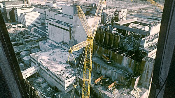 Вид на Чернобыльскую атомную электростанцию после аварии - Sputnik Беларусь