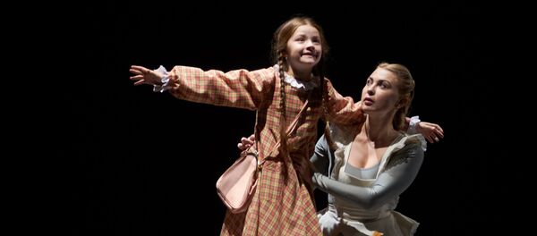 Спектакль Поллианна в постановке Андрея Андросика идет на сцене ТЮЗа Спектакль Поллианна в постановке Андрея Андросика идет на сцене ТЮЗа - Sputnik Беларусь