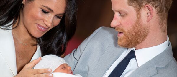 Герцоги Сассеские с сыном Арчи - Sputnik Беларусь