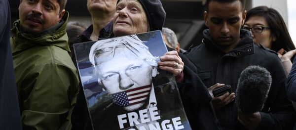 Акция сторонников Ассанжа в Лондоне - Sputnik Беларусь