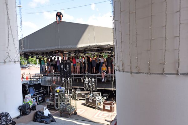 Пушистые петунии и чистые улицы: Гомель встречает Пламя мира - Sputnik Беларусь