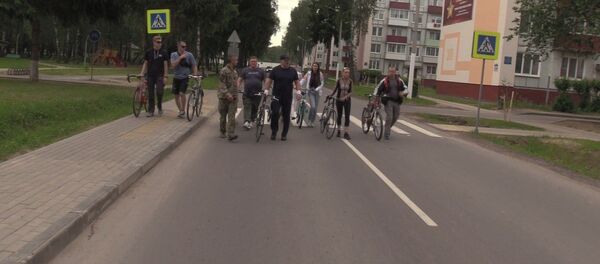 Прэзідэнт Беларусі Аляксандр Лукашэнка зрабіў велапрагулку па Балбасава Прэзідэнт Беларусі Аляксандр Лукашэнка зрабіў велапрагулку па Балбасава - Sputnik Беларусь