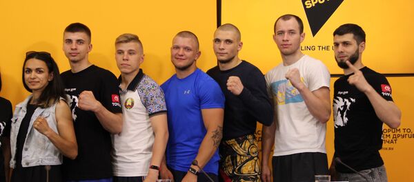 Участники бойцовского турнира BFC-45 в мультимедийном пресс-центре Sputnik Беларусь - Sputnik Беларусь