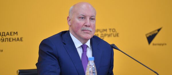 Посол России Дмитрий Мезенцев в мультимедийном пресс-центре Sputnik Посол России Дмитрий Мезенцев в мультимедийном пресс-центре Sputnik - Sputnik Беларусь