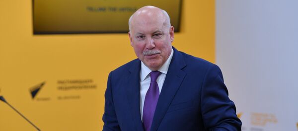Посол России Дмитрий Мезенцев в мультимедийном пресс-центре Sputnik Посол России Дмитрий Мезенцев в мультимедийном пресс-центре Sputnik - Sputnik Беларусь