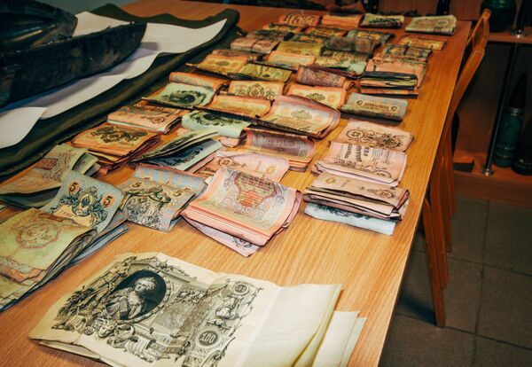 Гаубичный снаряд, набитый деньгами начала XX века, нашли в Эстонии - Sputnik Беларусь