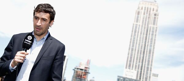 Бывший нападающий сборной Испании по футболу и мадридского Реала Рауль - Sputnik Беларусь