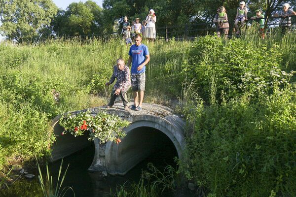 Фотафакт: на Веткаўшчыне зладзілі старажытны абрад Колік віць - Sputnik Беларусь