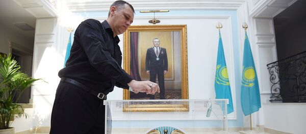 Голосование на президентских выборах в посольстве Казахстана в Москве - Sputnik Беларусь