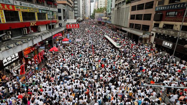 Акции протеста в Гонконге стала наиболее крупной с 1989 года, когда на улицы также вышло более миллиона человек - Sputnik Беларусь