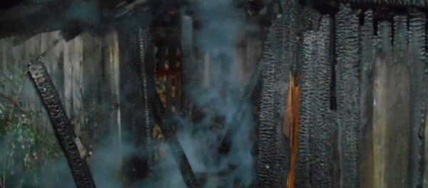 Пожар уничтожил хозяйственные постройки и часть жилого дома в Оршанском районе Пожар уничтожил хозяйственные постройки и часть жилого дома в Оршанском районе - Sputnik Беларусь