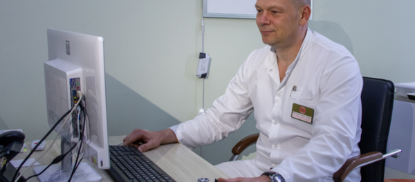 Заведующий кардиоревматологическим отделением медицинского центра Лодэ Андрей Мистюкевич - Sputnik Беларусь