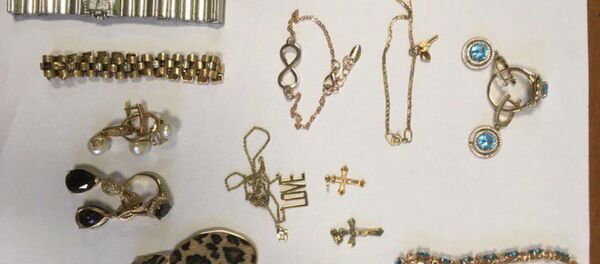 Украденные у минчанки вещи - Sputnik Беларусь