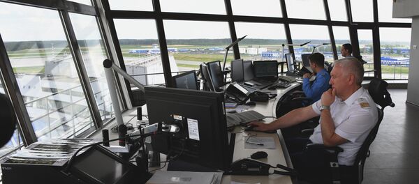 С диспетчерской вышки аэропорт виден - словно на ладони - Sputnik Беларусь