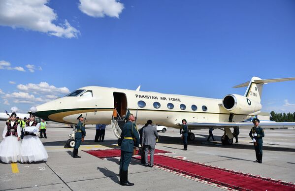Пакистанский премьер-министр Имран Хан прибыл на Gulfstream 450 - Sputnik Беларусь
