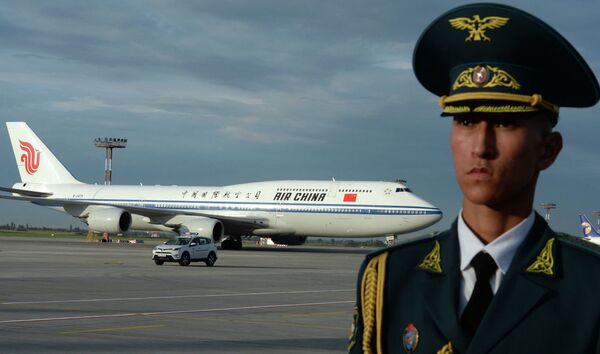 Председатель КНР Си Цзиньпин прилетел на самолете Boeing 747-800, который обслуживает госкомпания Air China - Sputnik Беларусь