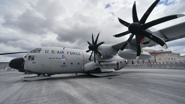 Военно-транспортный самолет Lockheed C-130 Hercules - Sputnik Беларусь