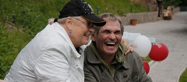 Киноактриса Лидия Федосеева-Шукшина и продюсер группы На-на Бари Алибасов - Sputnik Беларусь