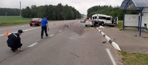 Смертельное ДТП с участием маршрутки и такси в Минской области Смертельное ДТП с участием маршрутки и такси в Минской области - Sputnik Беларусь