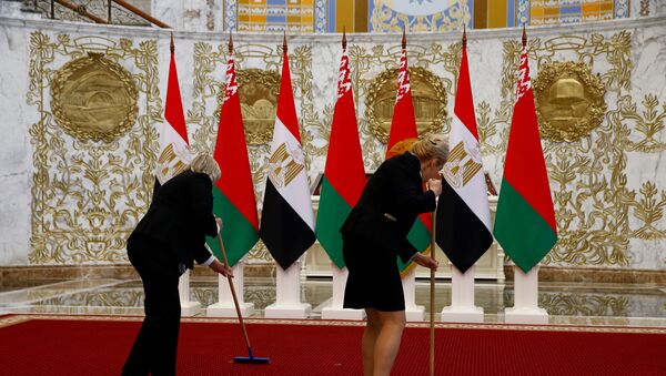 В официальной резеденции Лукашенко готовятся к визиту президента Египта Абделя Фаттаха ас-Сиси - Sputnik Беларусь