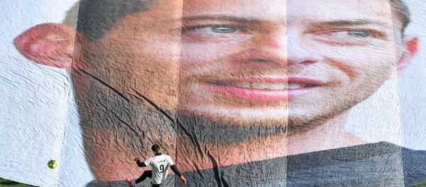 Портрет Эмилиано Салы на футбольном поле - Sputnik Беларусь